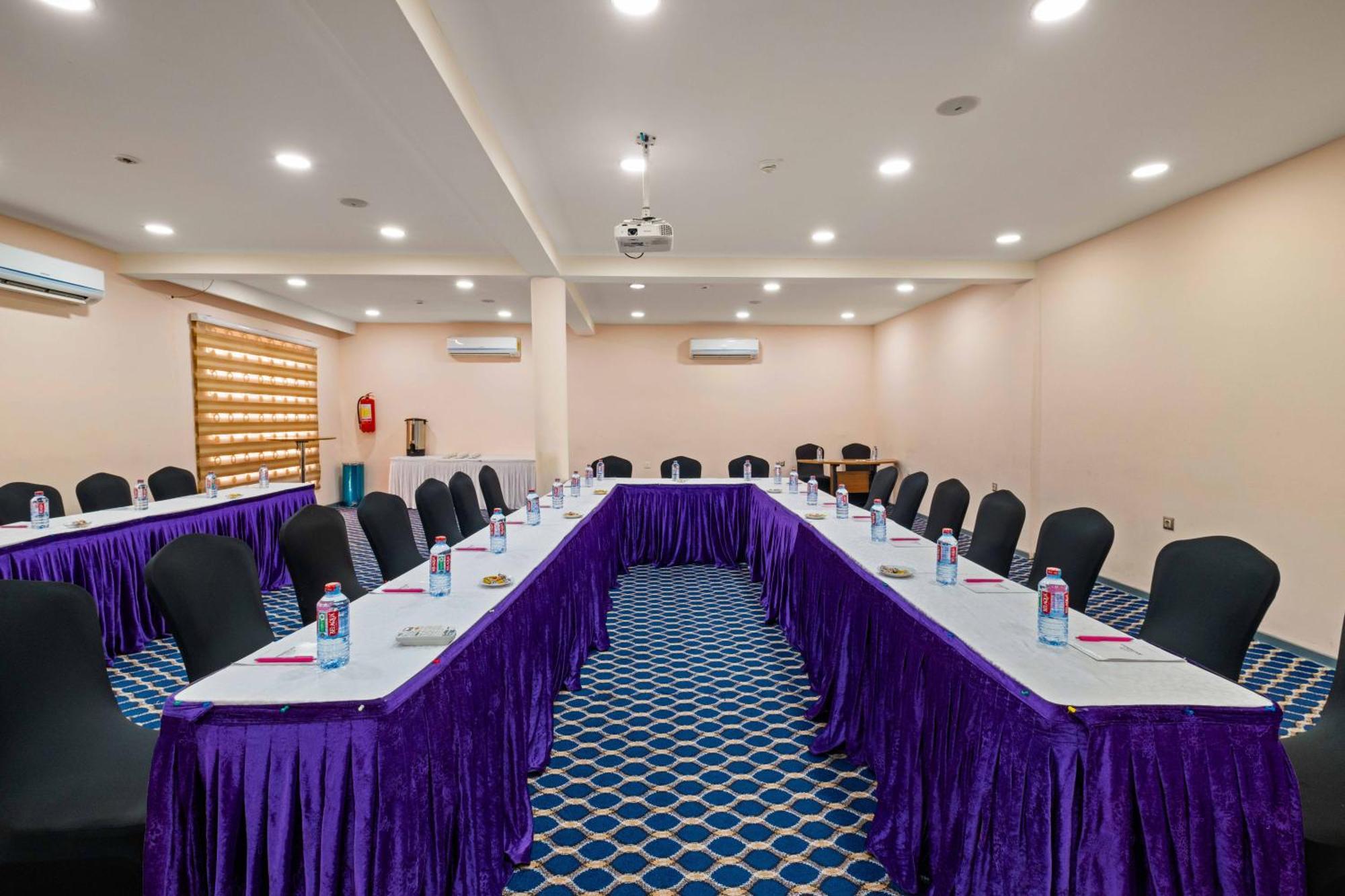Ah Hotel And Conferences Madina Εξωτερικό φωτογραφία