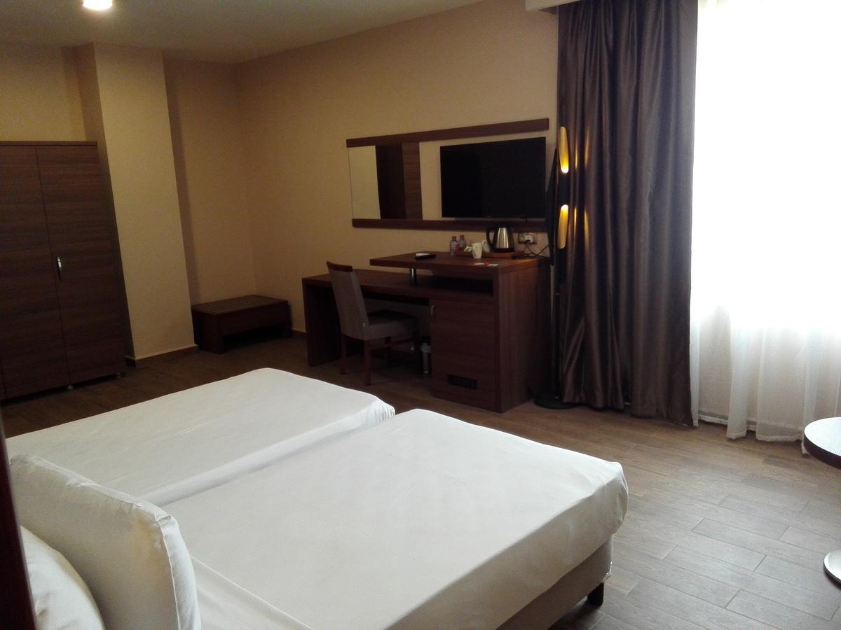Ah Hotel And Conferences Madina Εξωτερικό φωτογραφία
